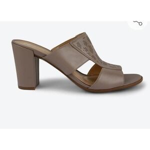 Naturalizer Taupe Cutout Slip-On Block Heel Sandals‎ Women's Size 7.5